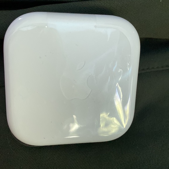 Apple Wired in Ear EarPods with Mic. - Picture 9 of 10